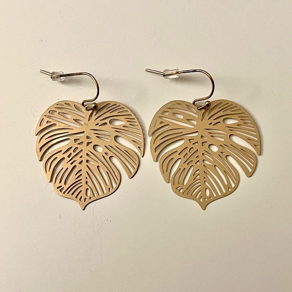 Jewelry - ❤️‍🔥 Bundle 3 for $12 / Monstera Leaf Plant Gold Tone Fishhook Dangle Earrings